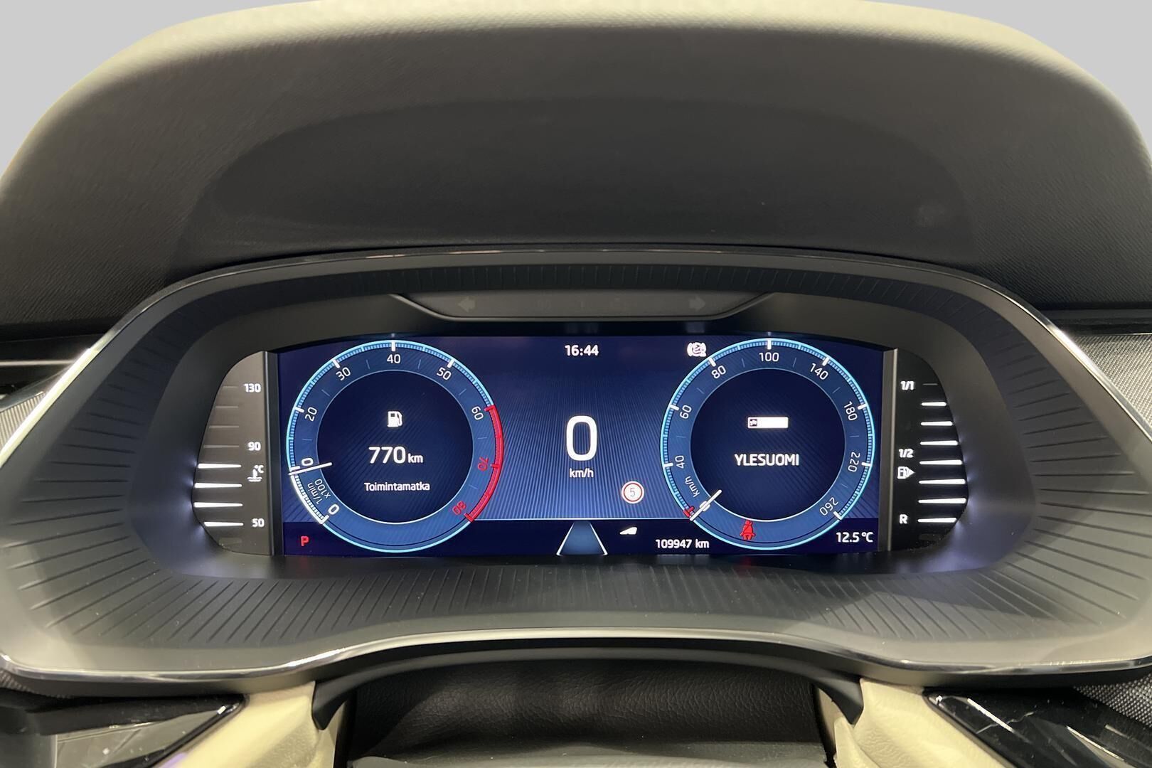 Skoda Octavia iso kuva 14