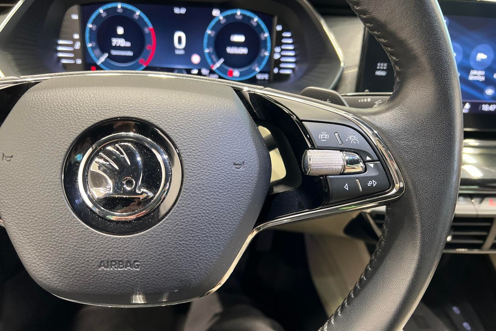 Skoda Octavia iso kuva 31