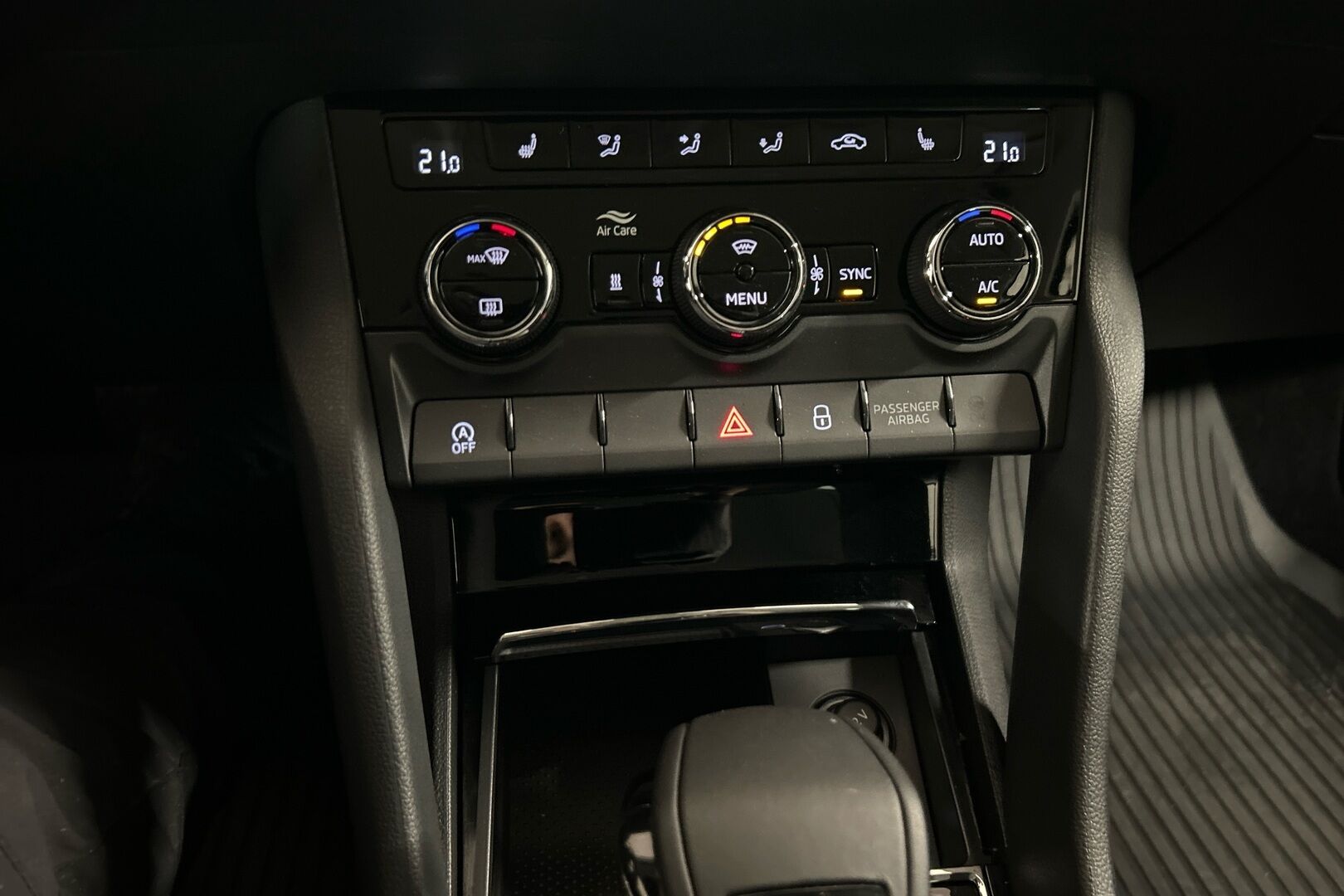 Skoda Karoq iso kuva 15