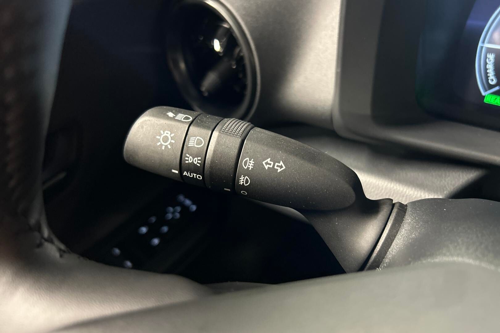 Toyota C-HR iso kuva 15