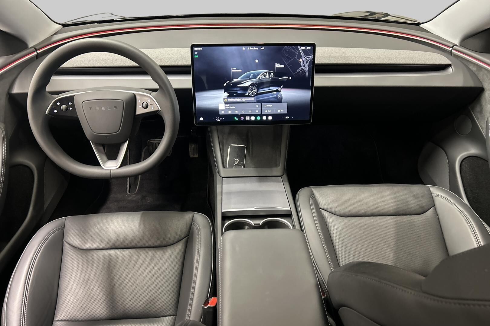 TESLA MODEL 3 iso kuva 10