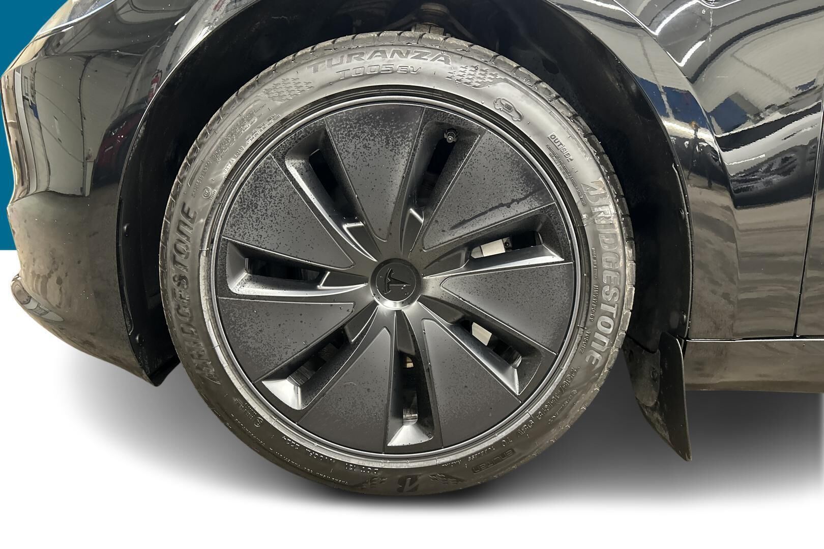 TESLA MODEL 3 iso kuva 11