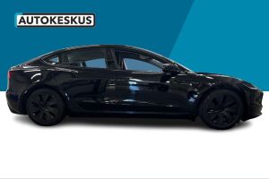 TESLA MODEL 3 esikatselu 22