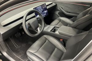 TESLA MODEL 3 esikatselu 8