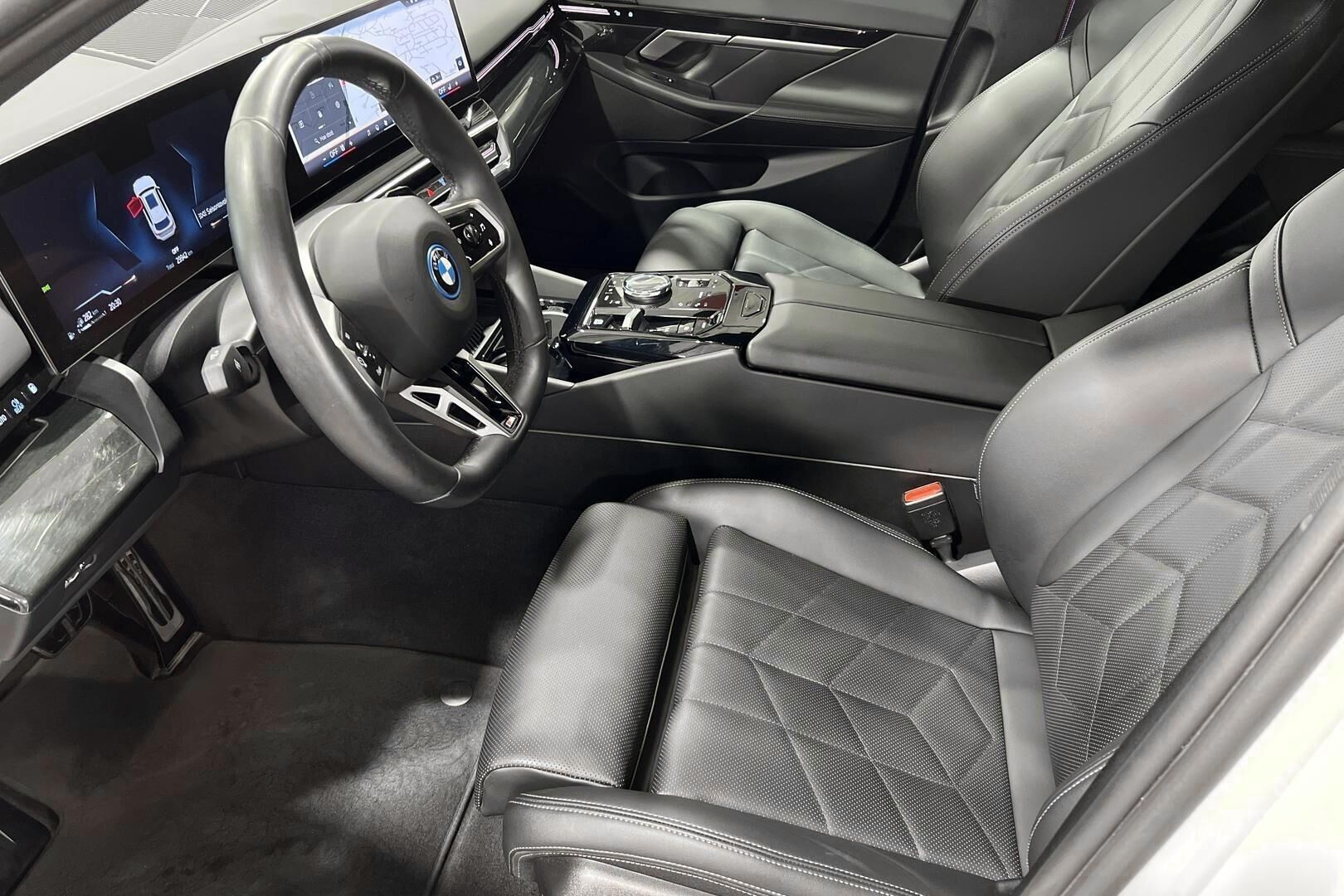 BMW 5-sarja iso kuva 21