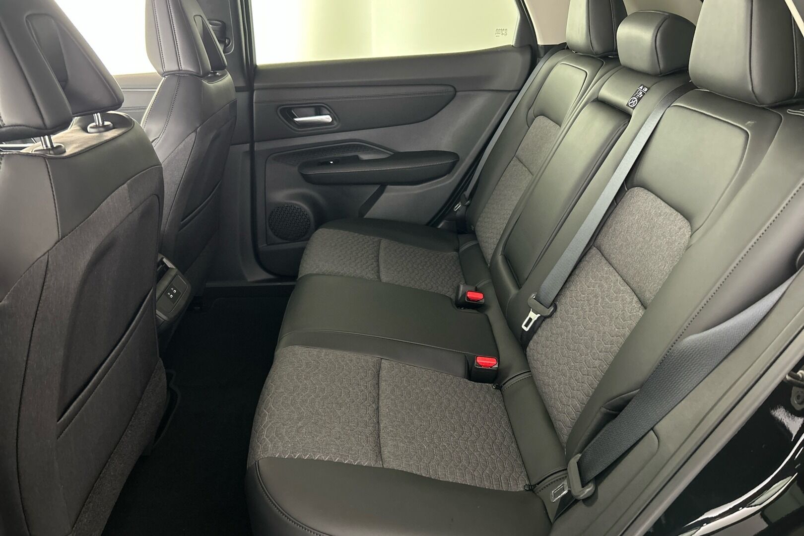 NISSAN ARIYA iso kuva 10