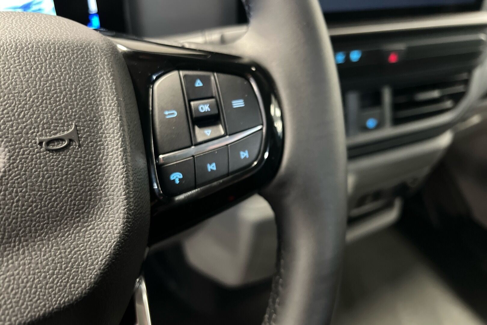 Ford Transit Custom iso kuva 11