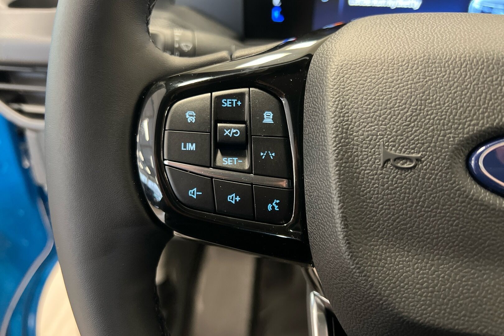 Ford Transit Custom iso kuva 12