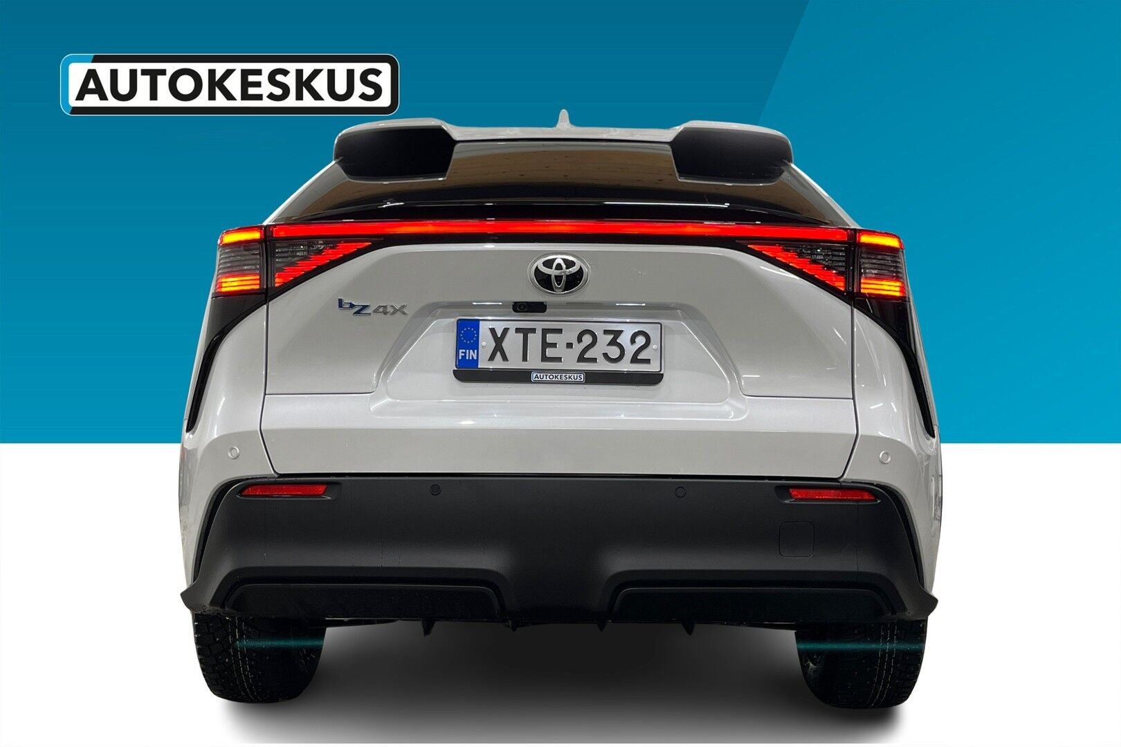 Toyota bZ4X iso kuva 2
