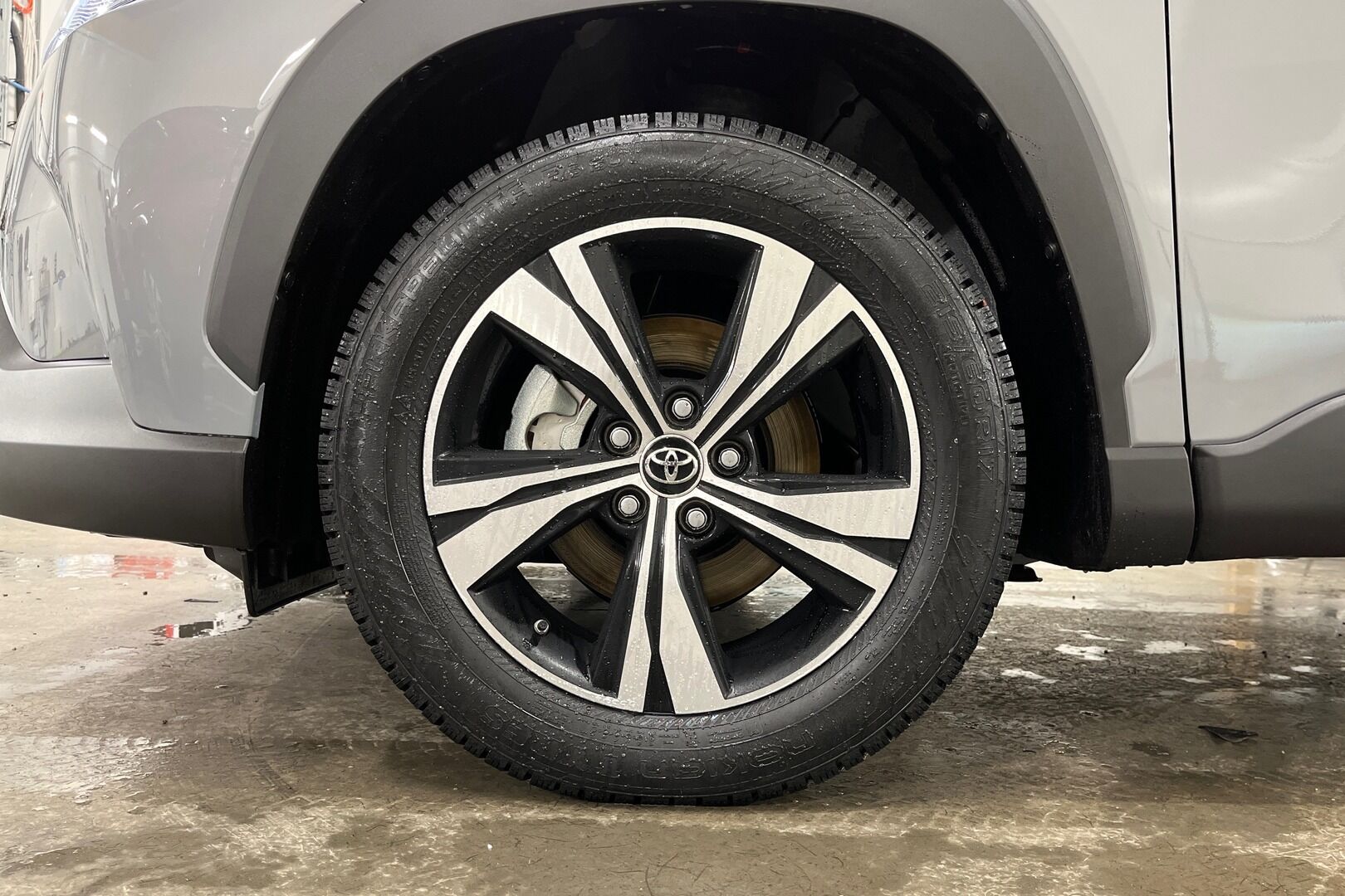 Toyota Corolla Cross iso kuva 10