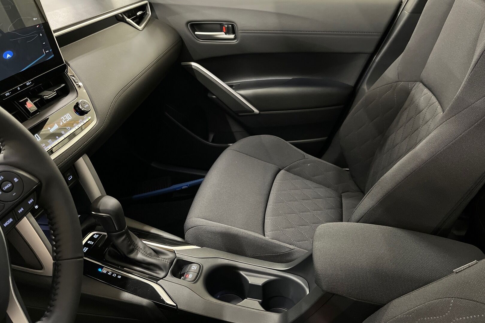 Toyota Corolla Cross iso kuva 7