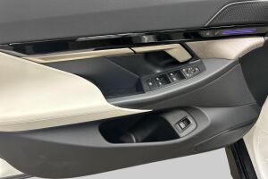 BMW 5-SARJA esikatselu 23