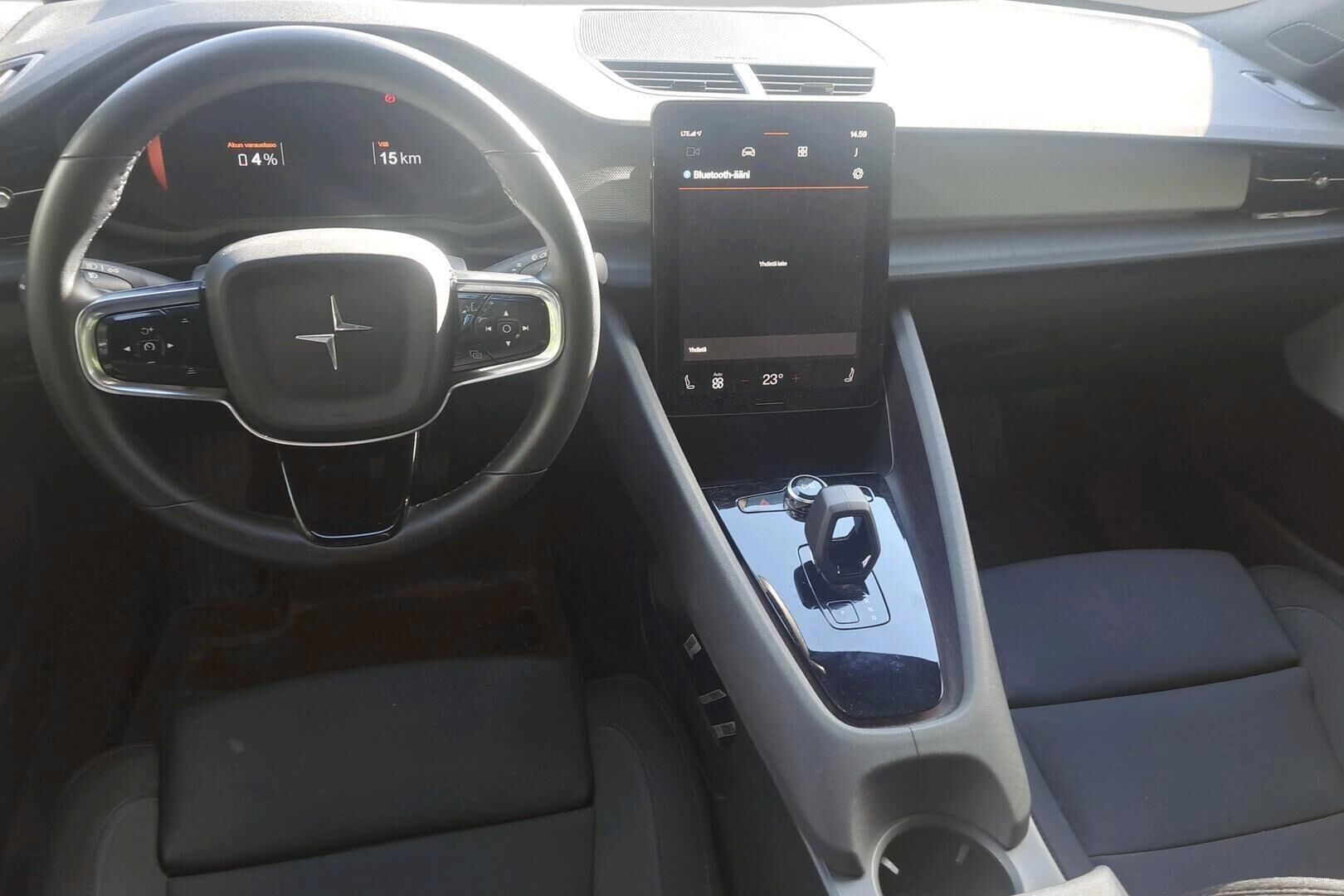 Polestar 2 iso kuva 1