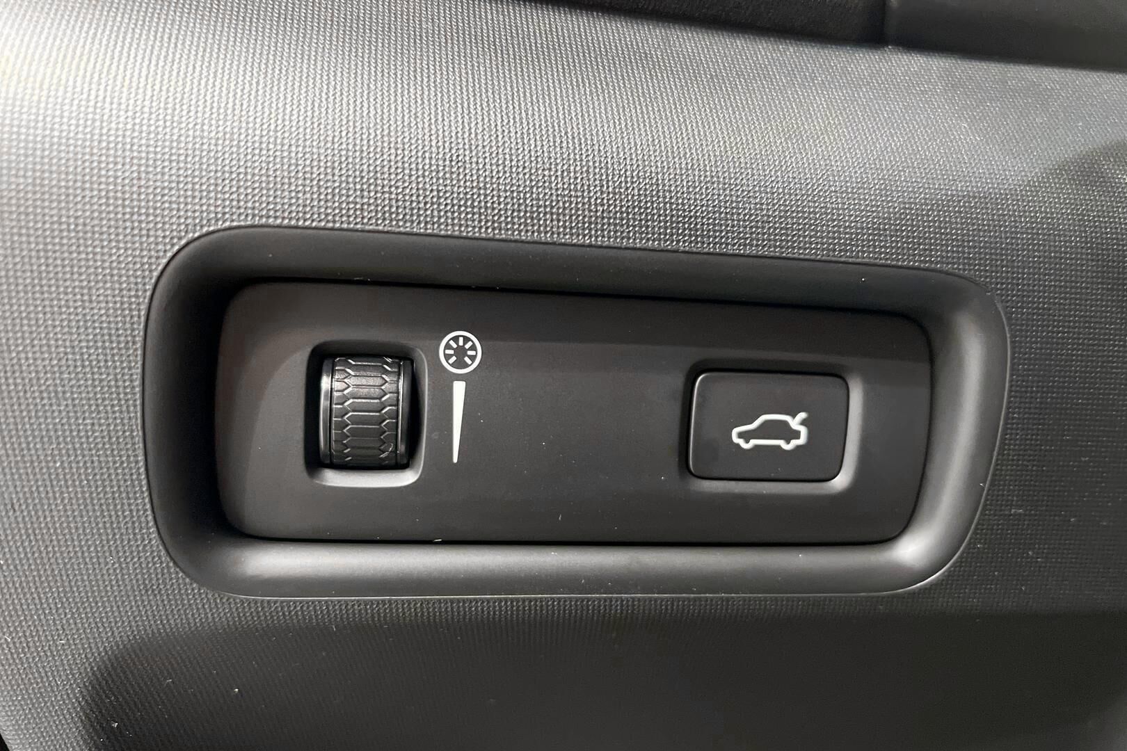 Polestar 2 iso kuva 25