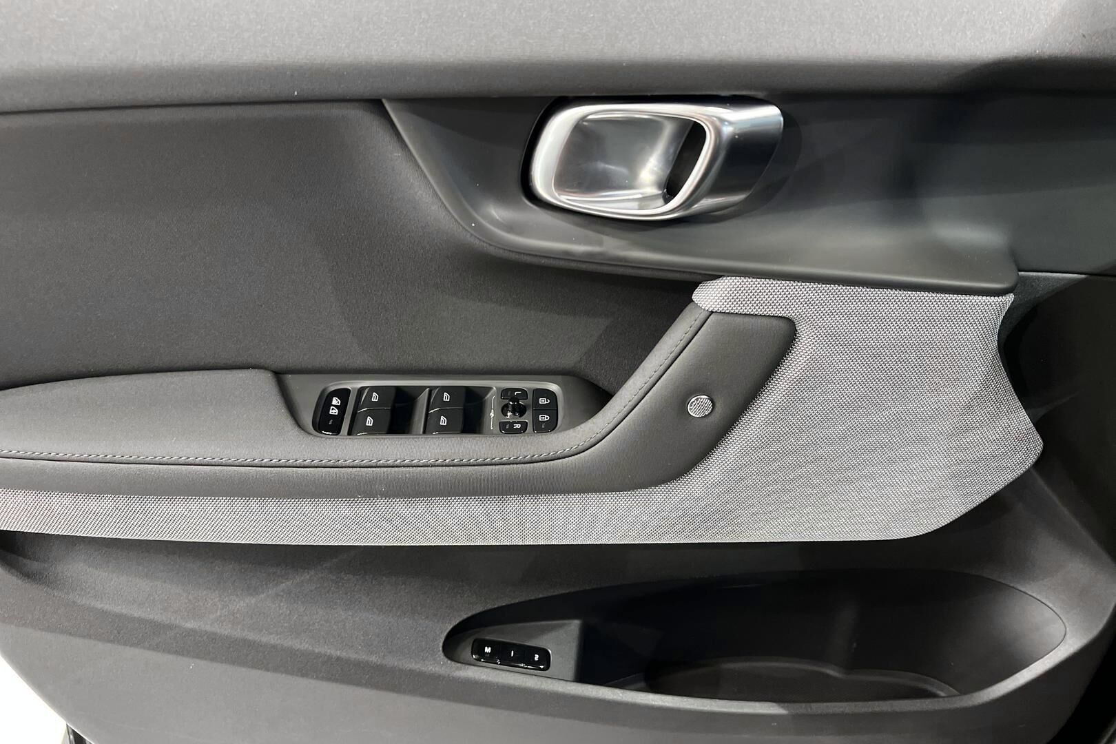 Polestar 2 iso kuva 26