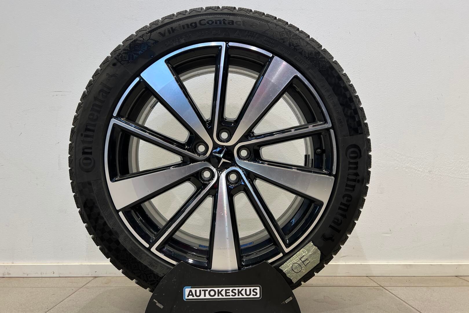 Polestar 2 iso kuva 30