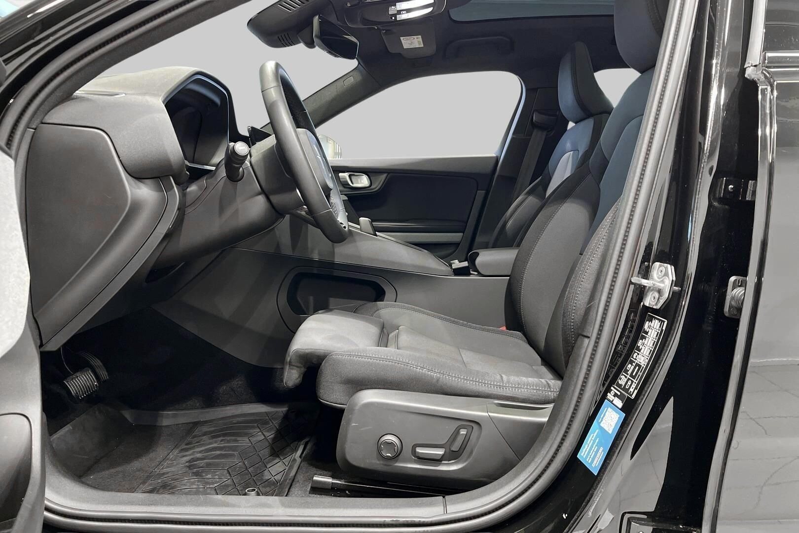 Polestar 2 iso kuva 9