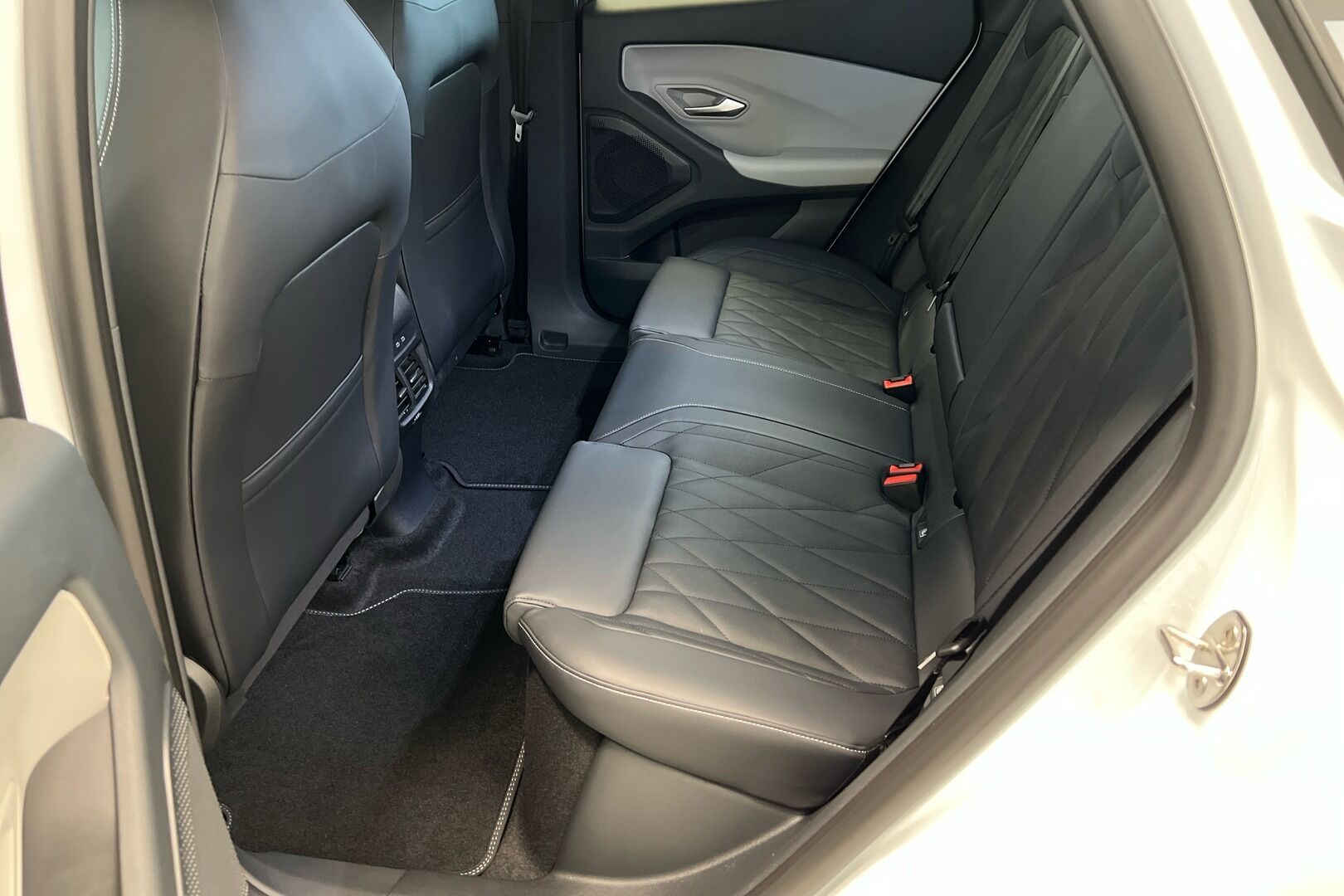 Ford Explorer iso kuva 11