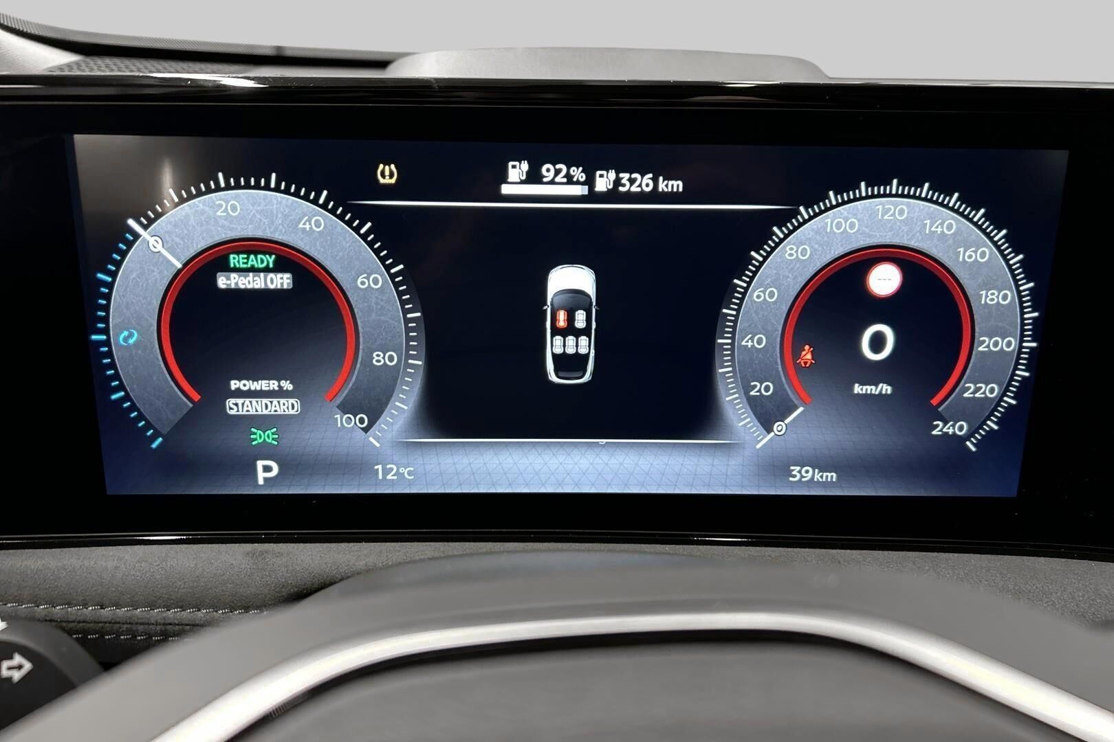 Nissan Ariya iso kuva 13