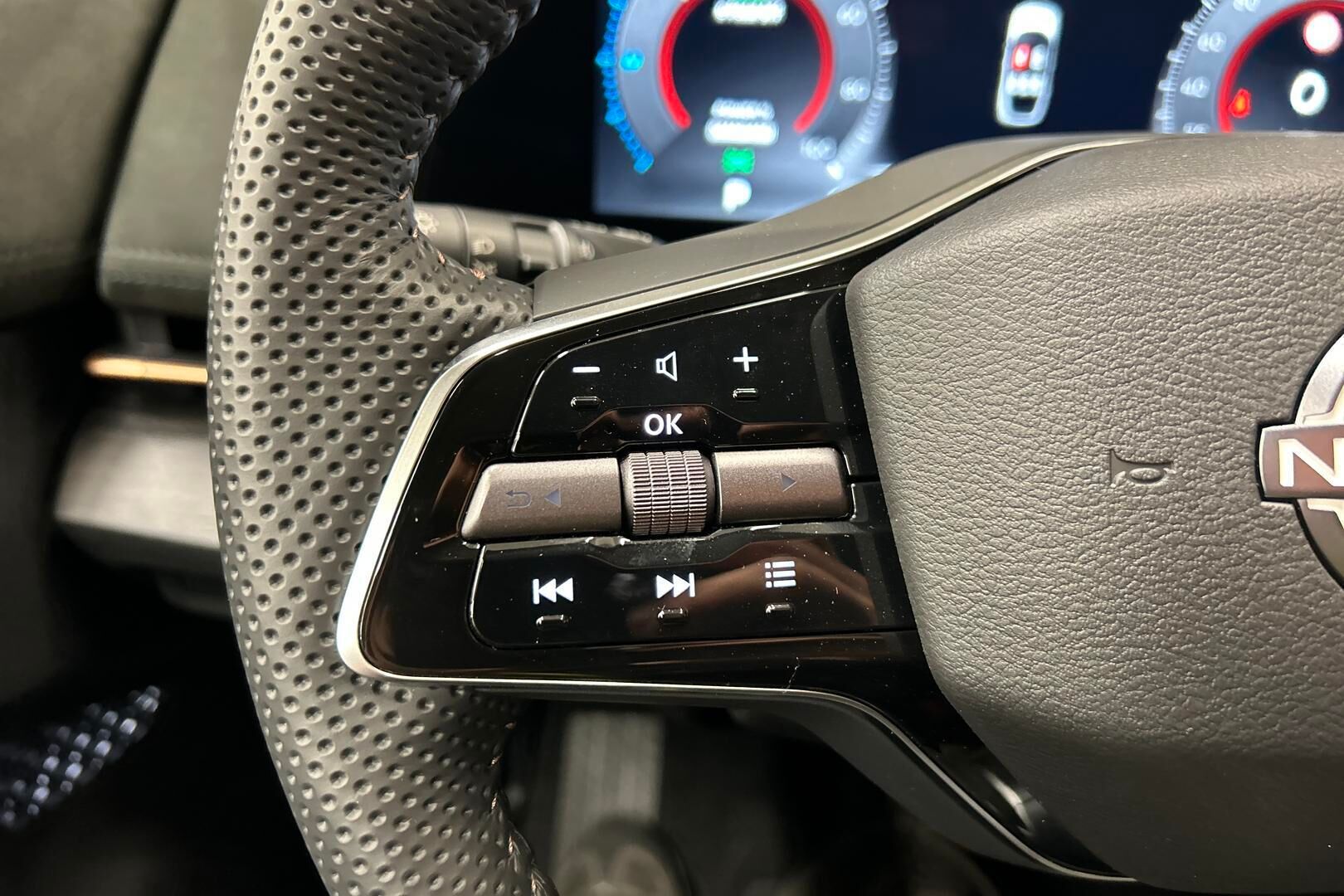 Nissan Ariya iso kuva 18