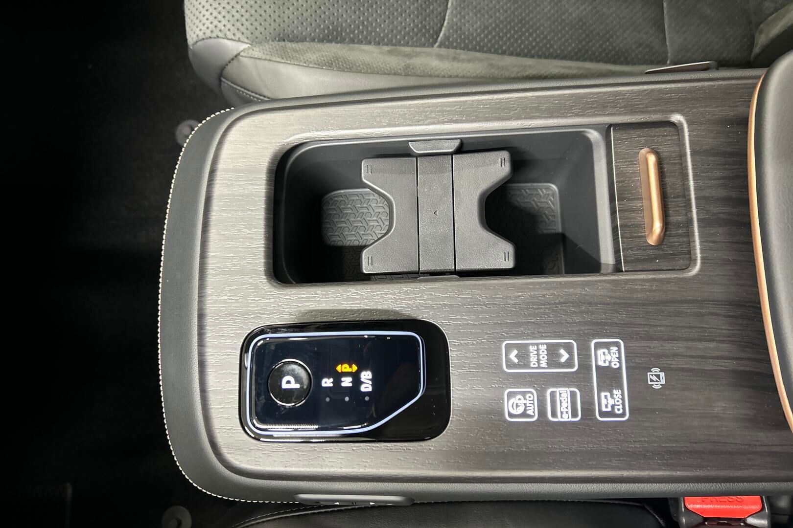 Nissan Ariya iso kuva 19