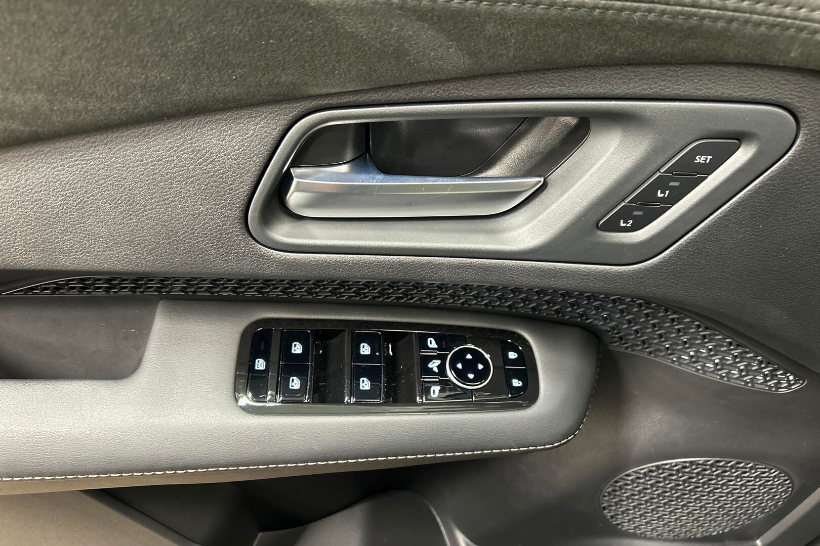 Nissan Ariya iso kuva 22