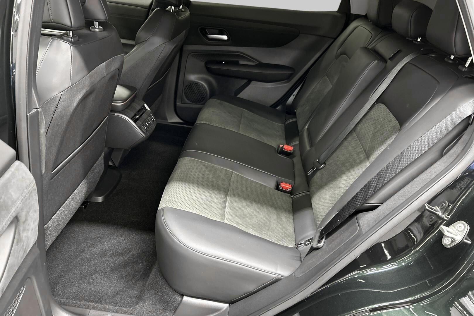 Nissan Ariya iso kuva 9