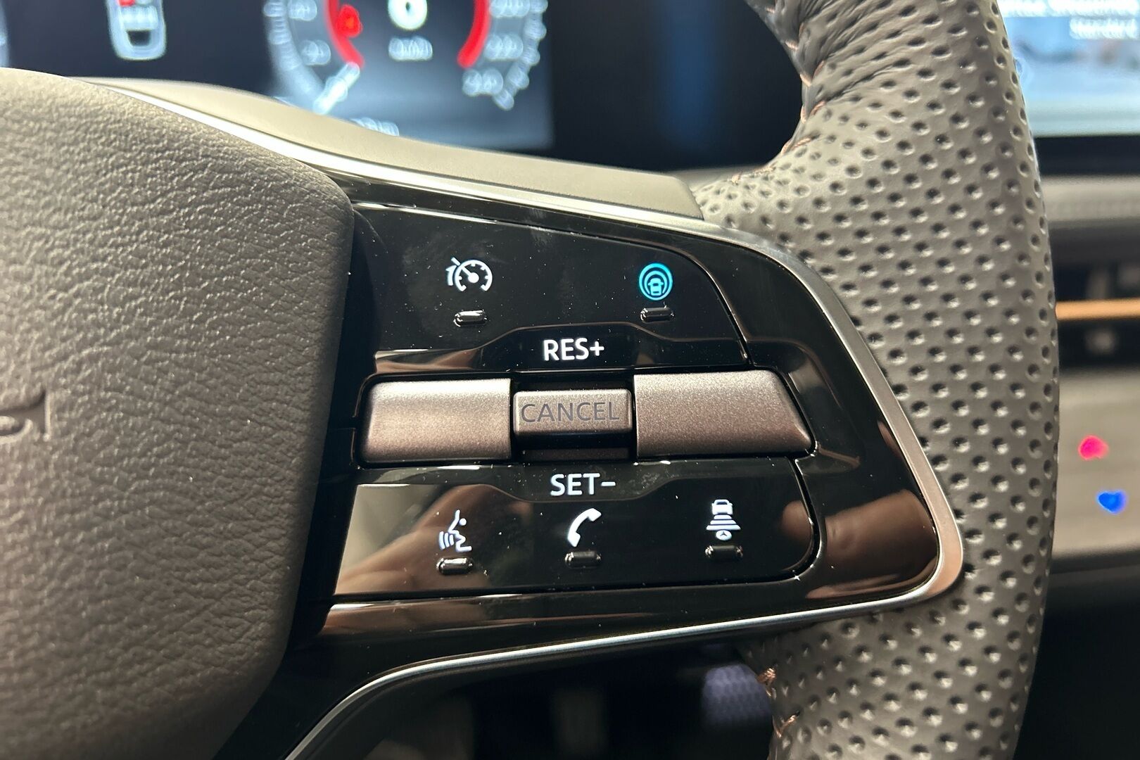 Nissan Ariya iso kuva 19