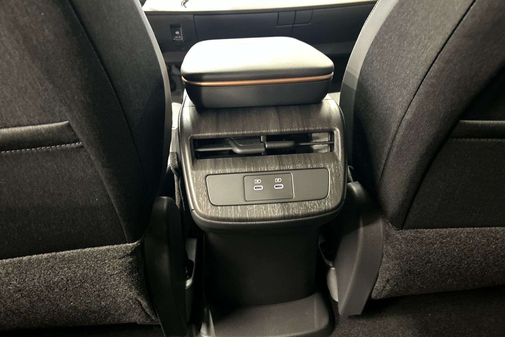Nissan Ariya iso kuva 25