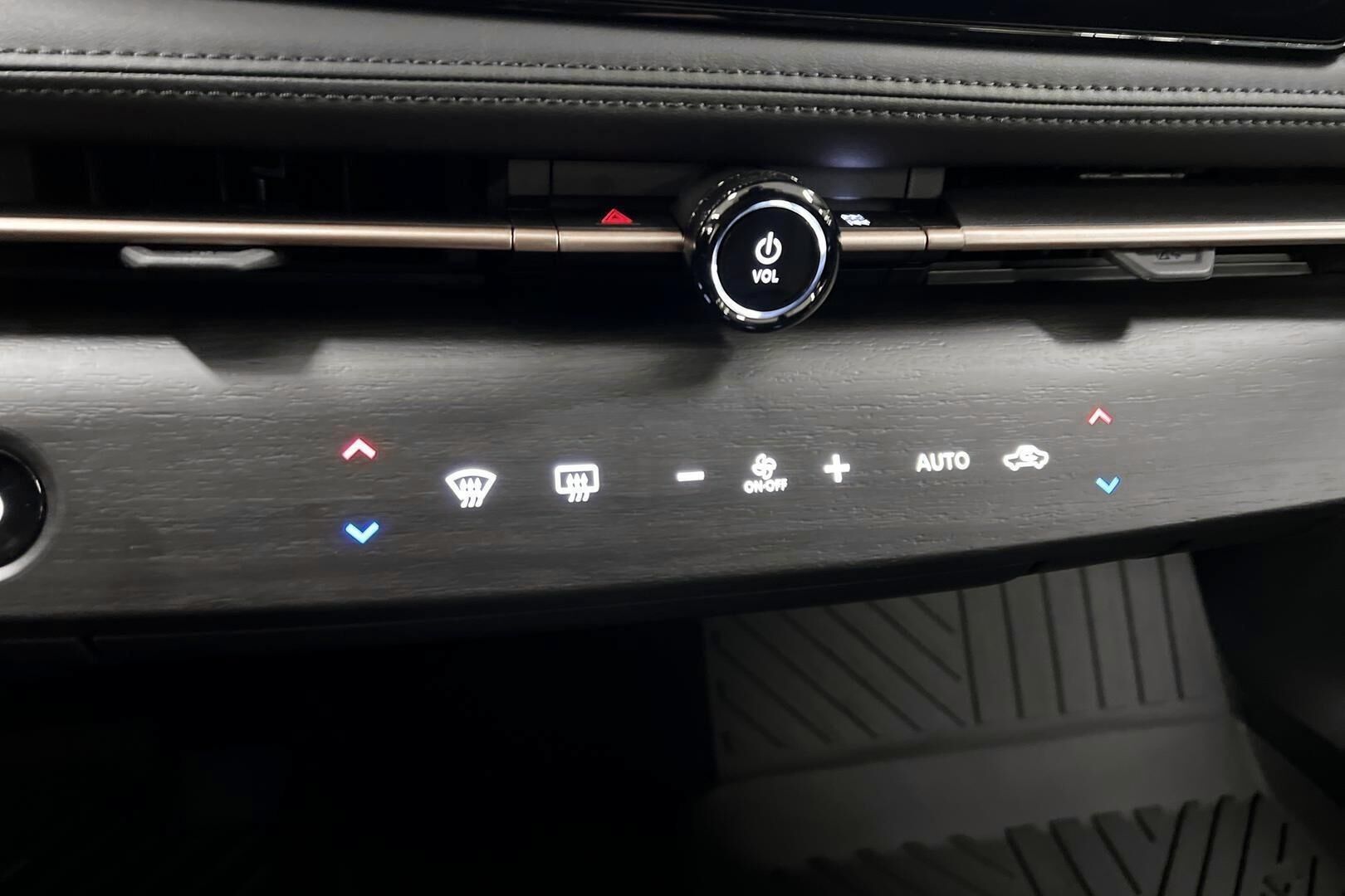 NISSAN Ariya iso kuva 14