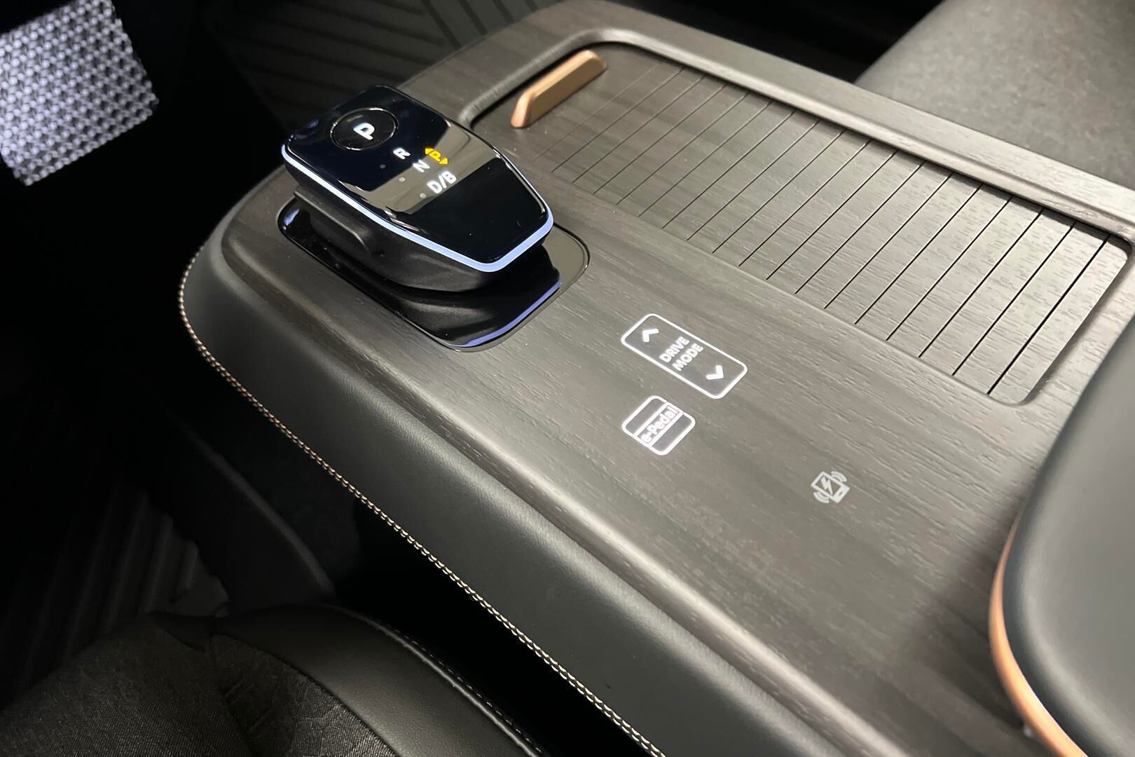 NISSAN Ariya iso kuva 15