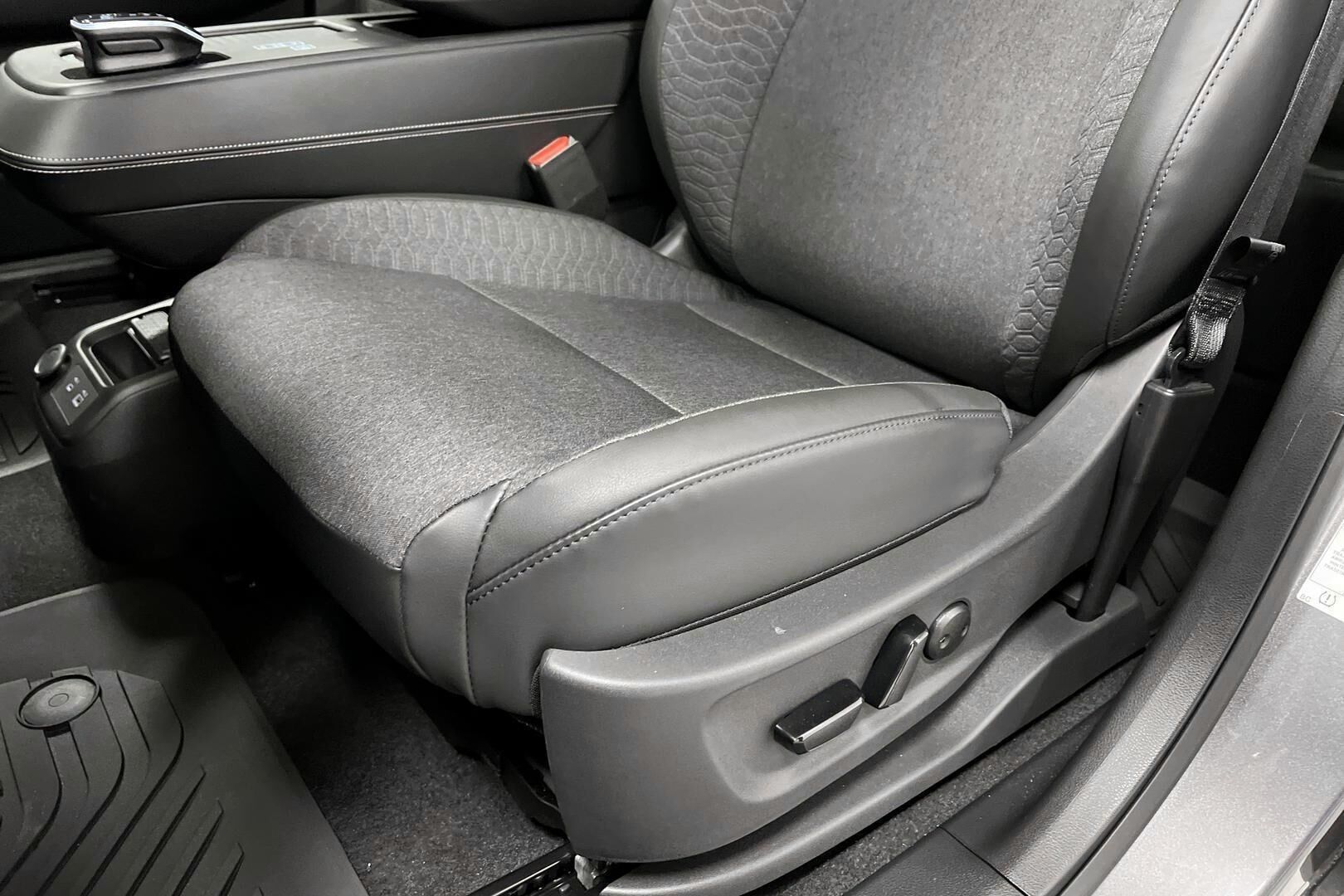 NISSAN Ariya iso kuva 20