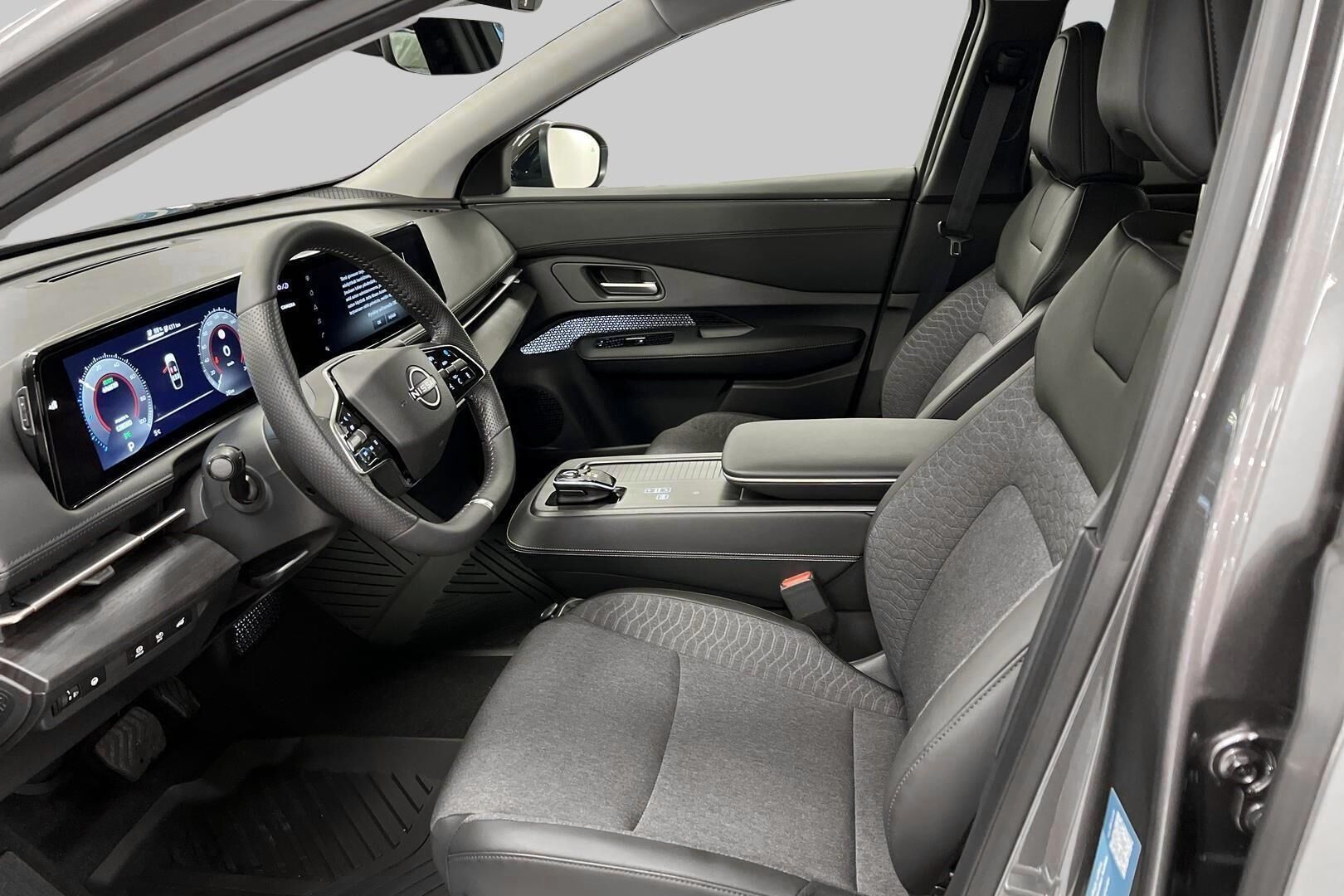 NISSAN Ariya iso kuva 8