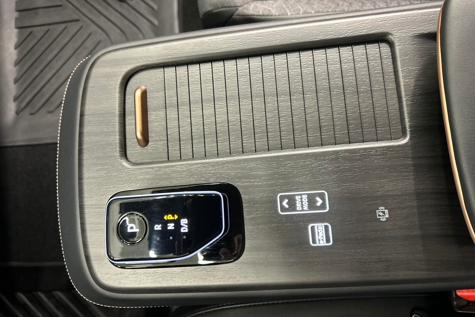 NISSAN ARIYA iso kuva 9