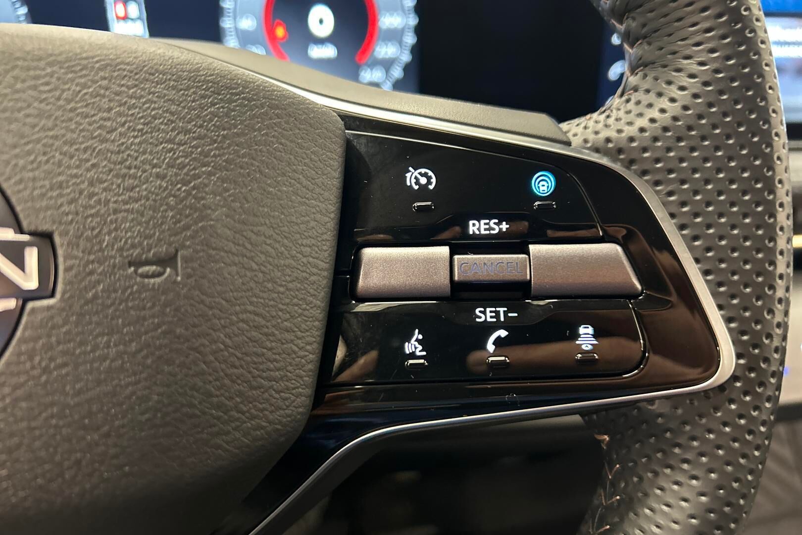 NISSAN ARIYA iso kuva 10