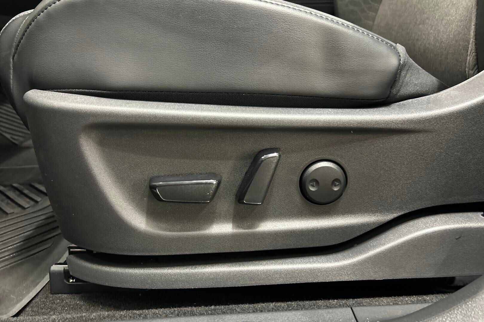 NISSAN ARIYA iso kuva 14