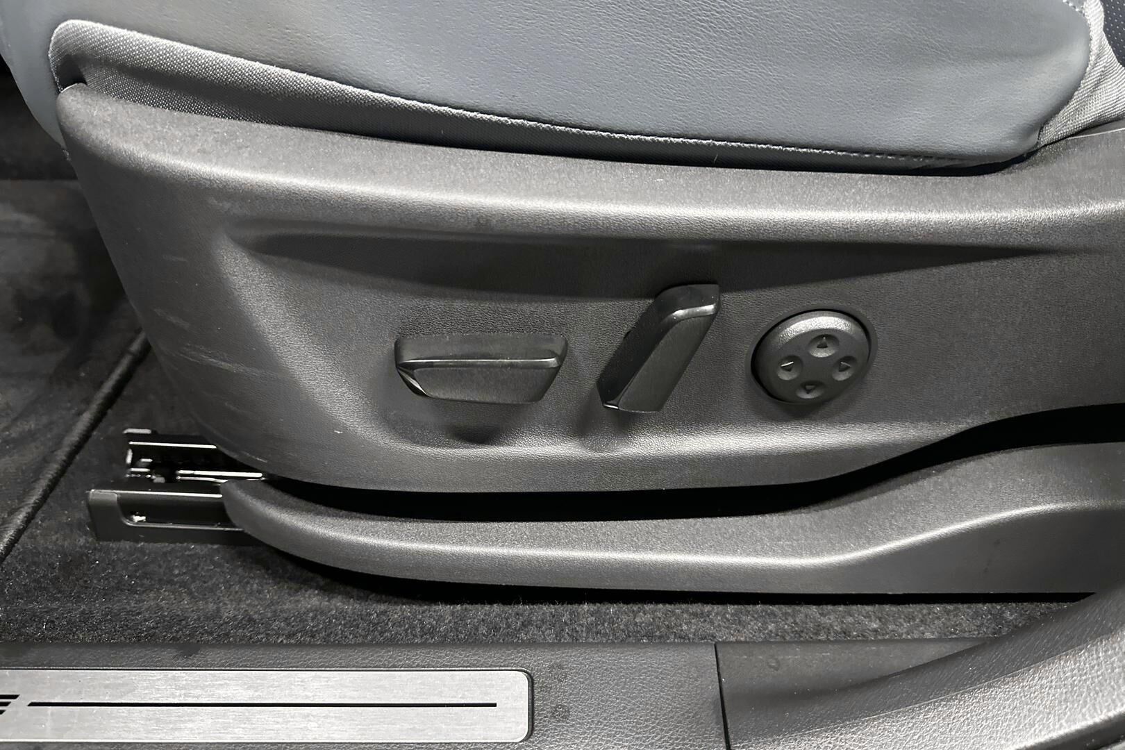 Nissan Ariya iso kuva 30