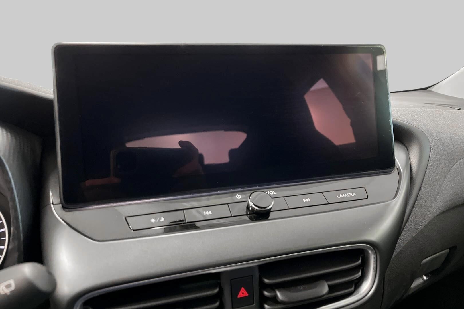 Nissan Juke iso kuva 11