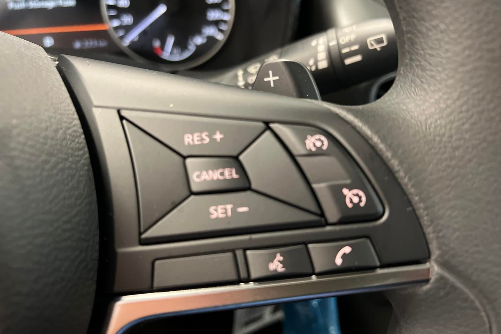 Nissan Juke iso kuva 18