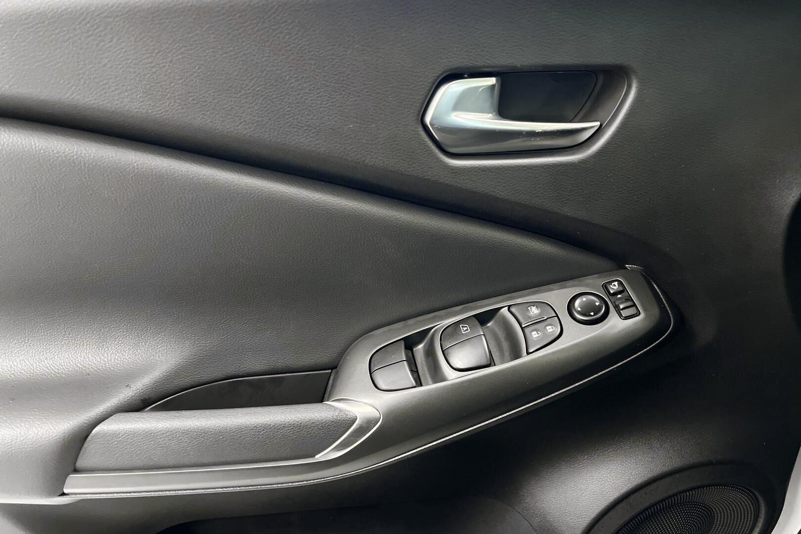 Nissan Juke iso kuva 14