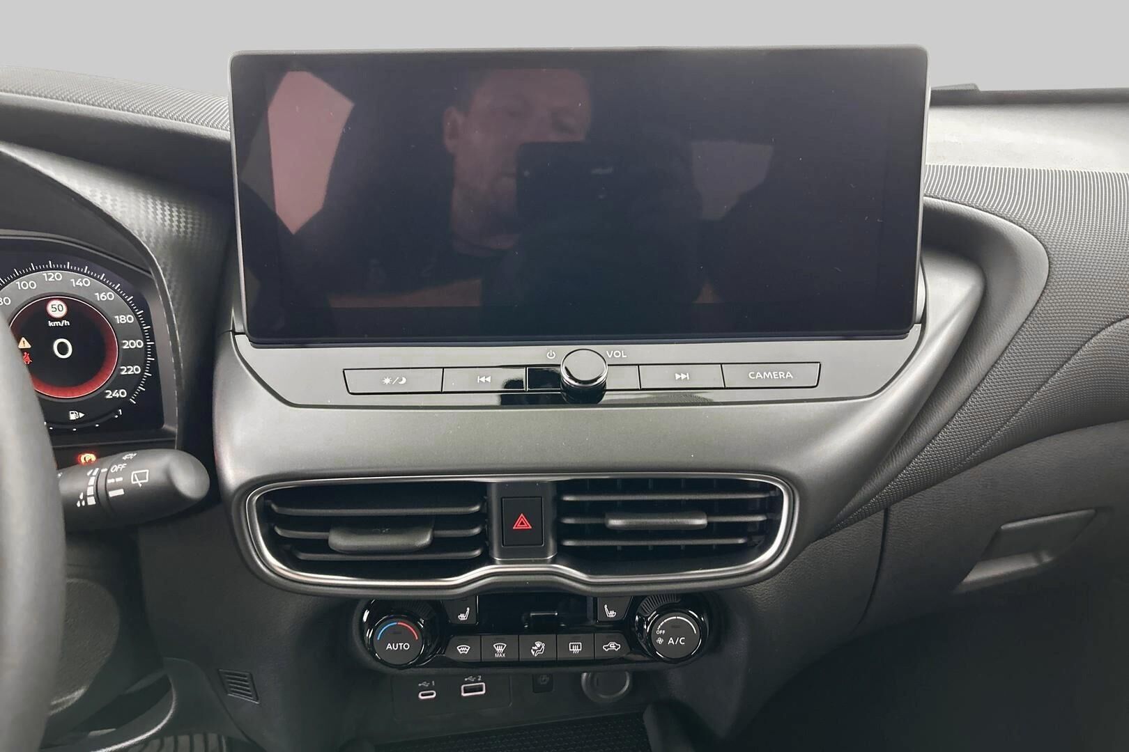 Nissan Juke iso kuva 6
