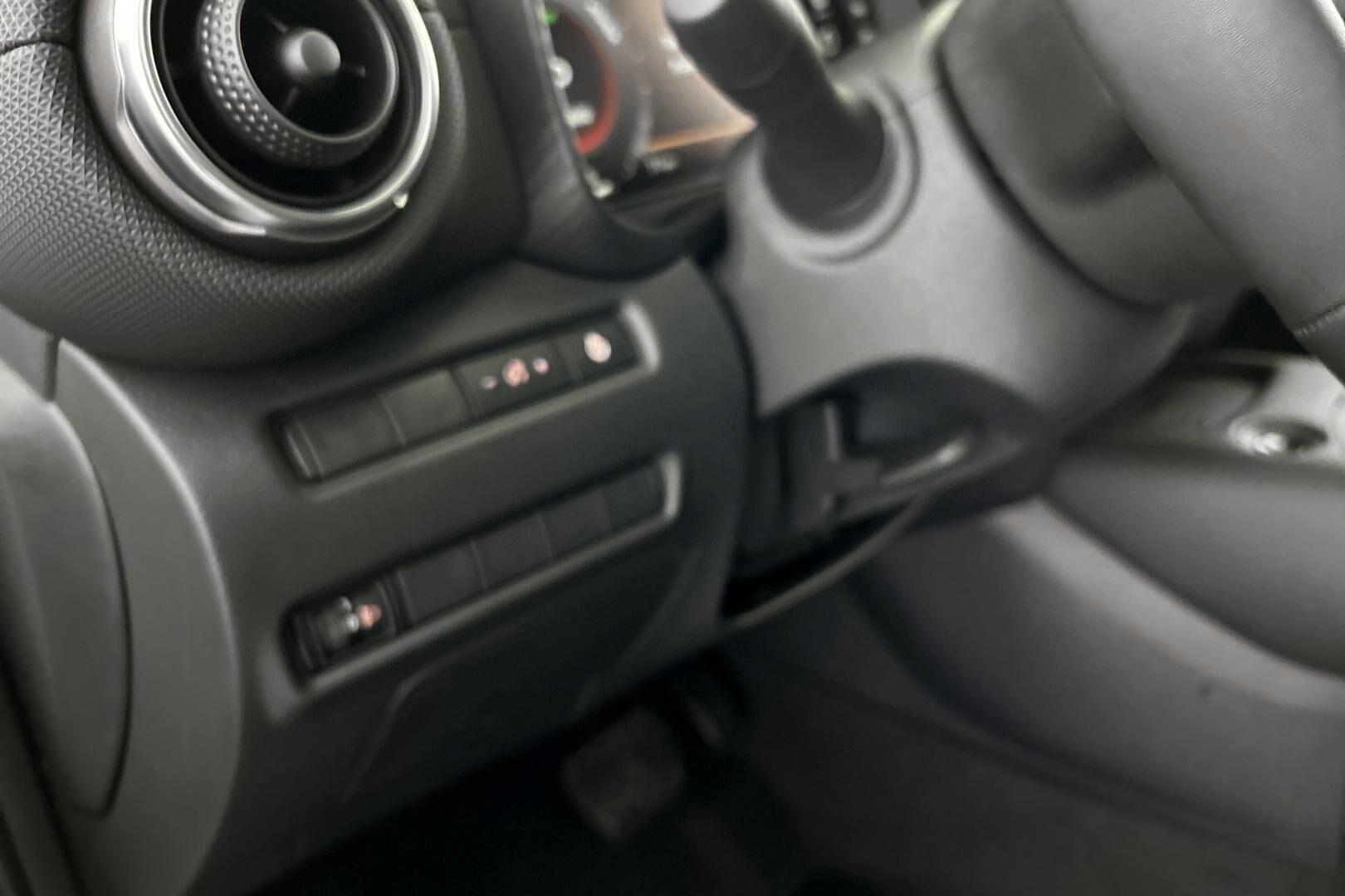Nissan Juke iso kuva 9