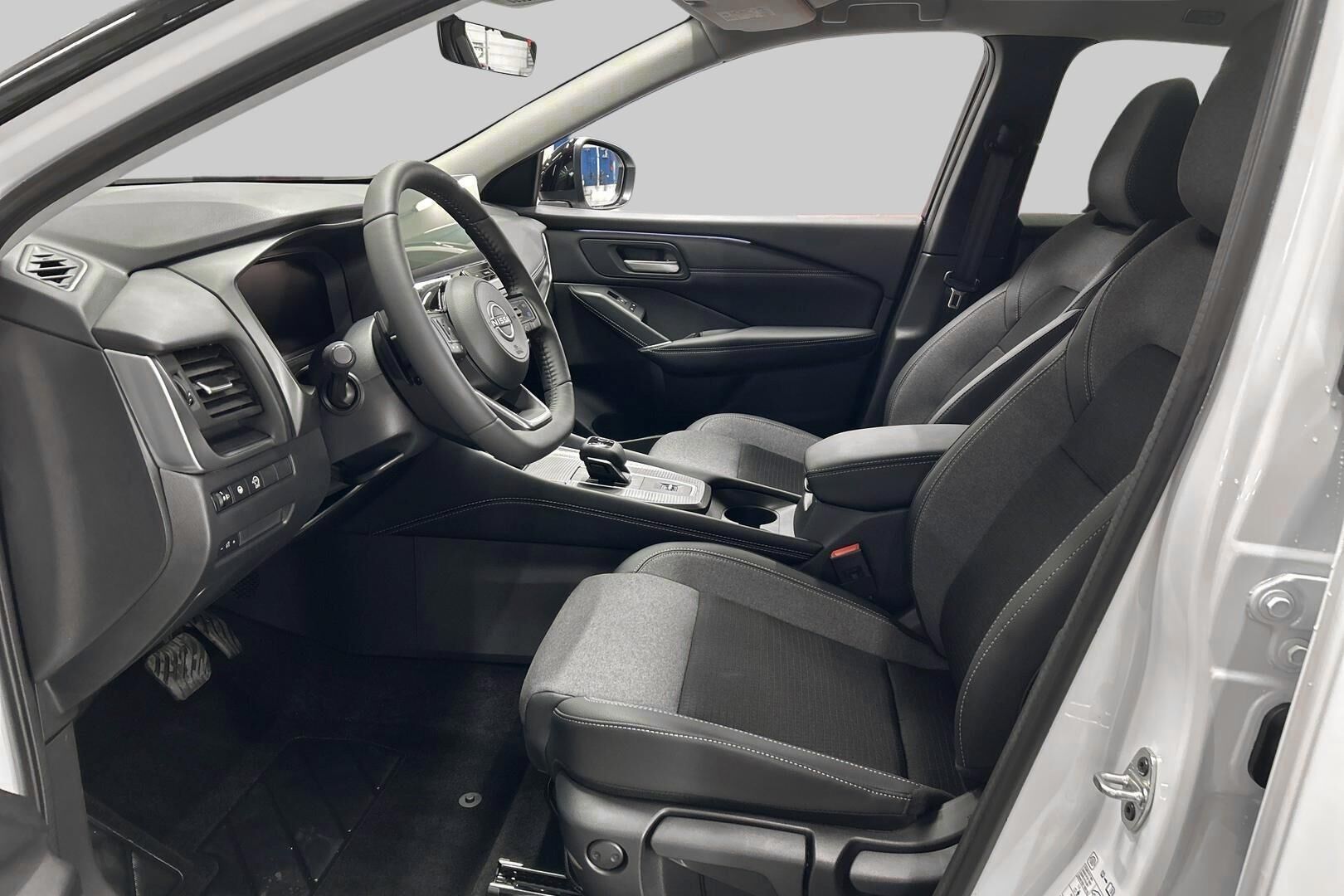Nissan Qashqai iso kuva 8