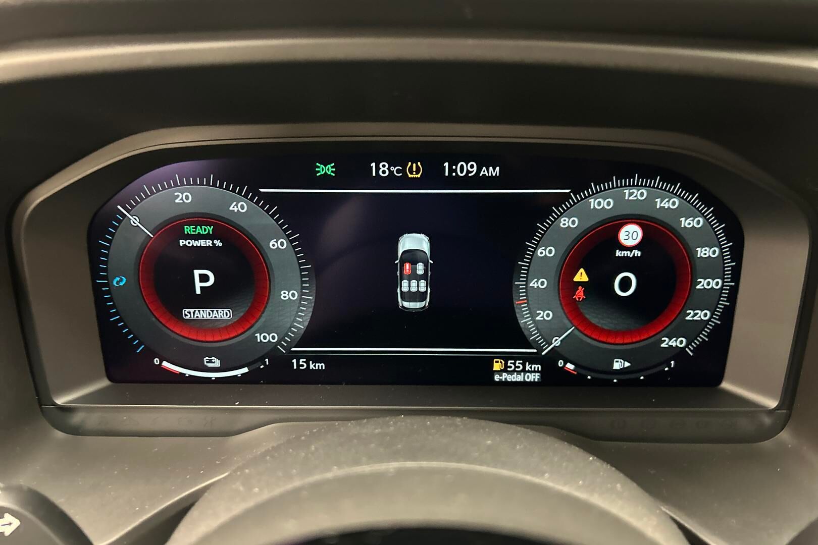 Nissan X-Trail iso kuva 13