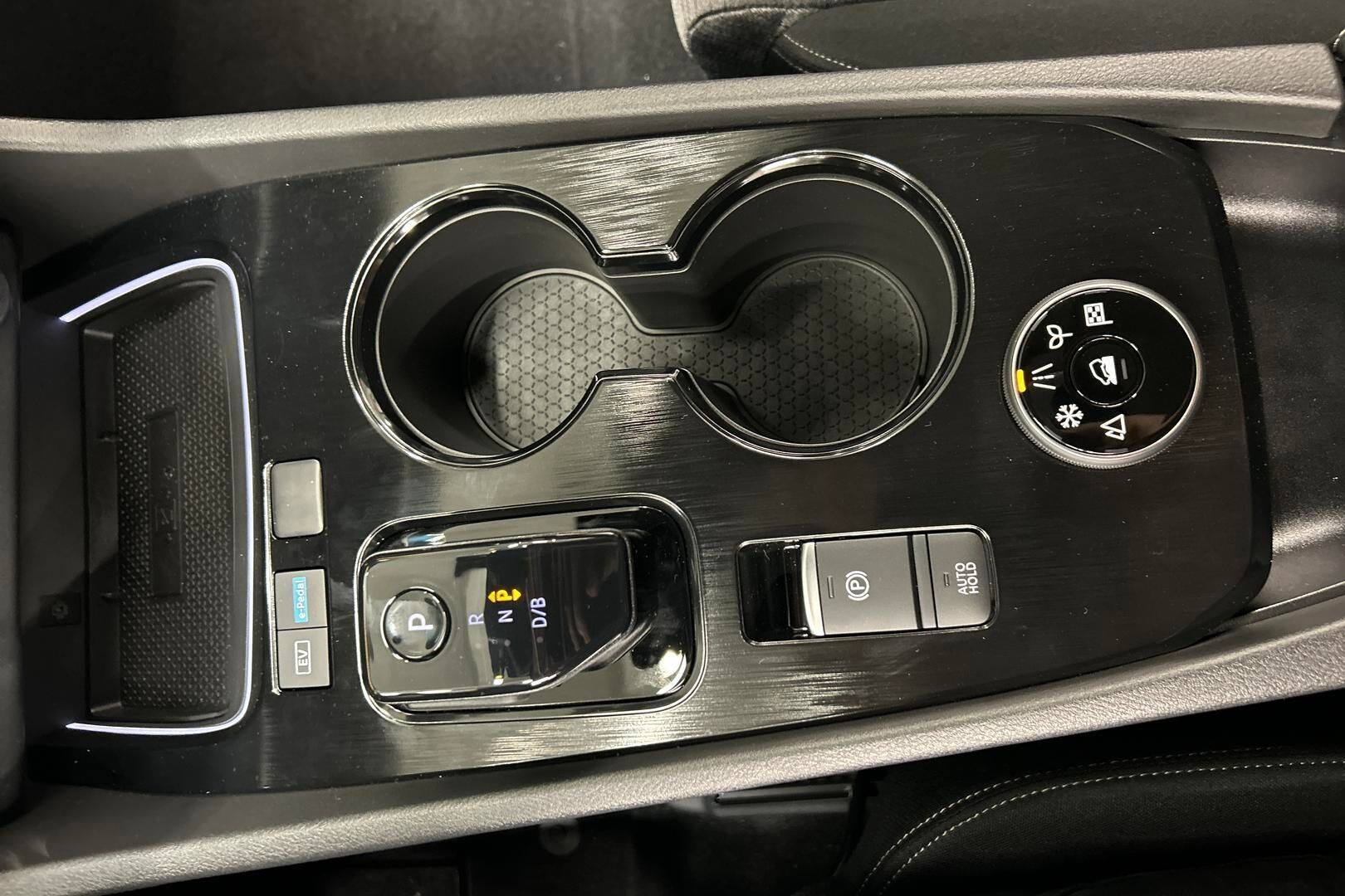 Nissan X-Trail iso kuva 18