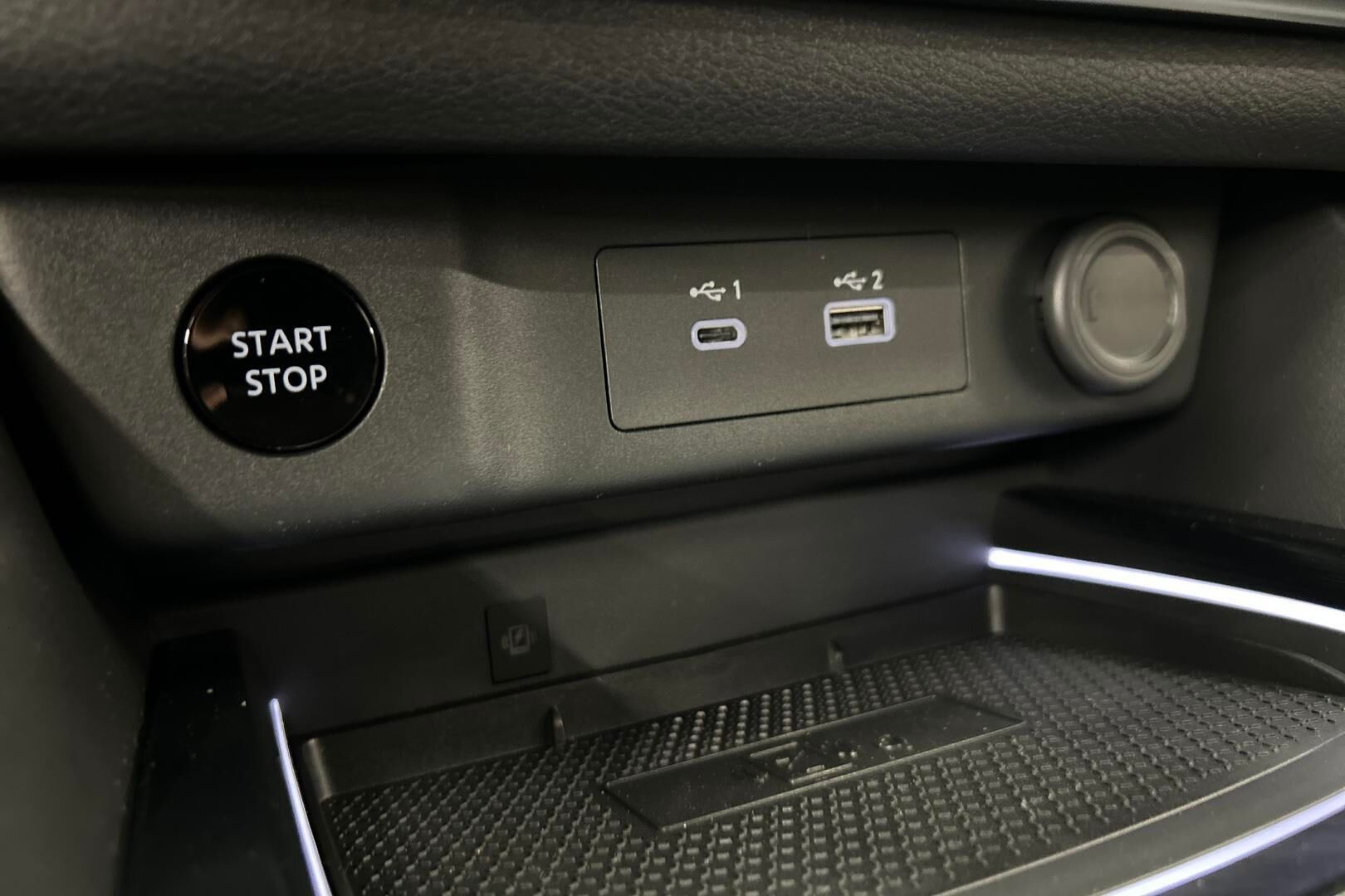 Nissan X-Trail iso kuva 19