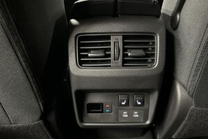 Nissan X-Trail esikatselu 22