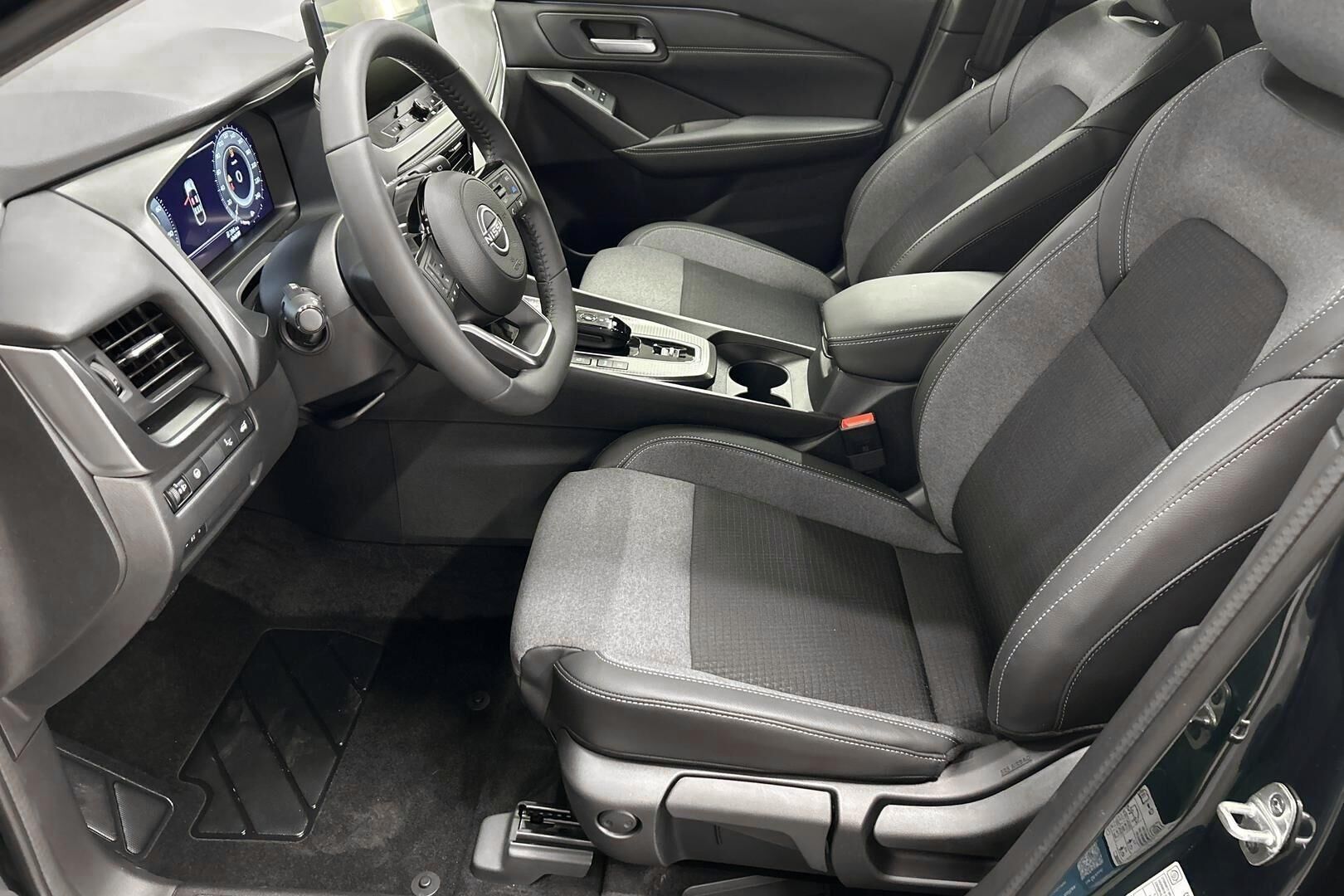 Nissan Qashqai iso kuva 8