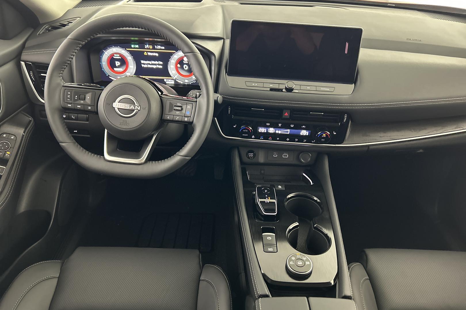 Nissan X-Trail iso kuva 14