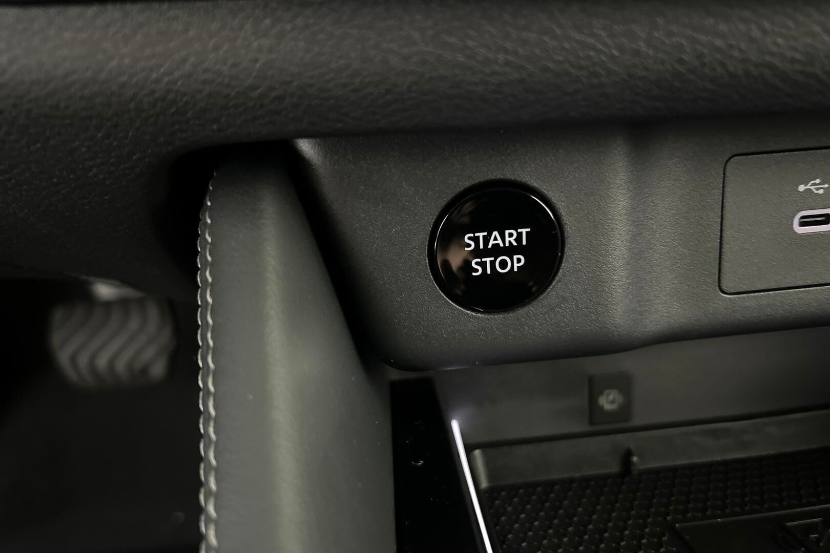 Nissan X-Trail iso kuva 20